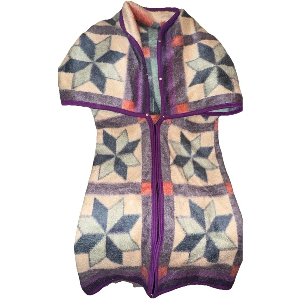 Biederlack Cuddle Wrap Blanket Quilt Pattern  Zipper Snaps Purple Warm 52 X 66